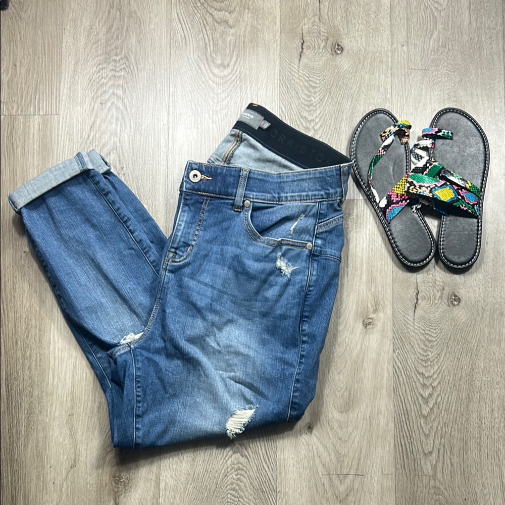 Torrid Blue Boyfriend Jeans Distressed EUC